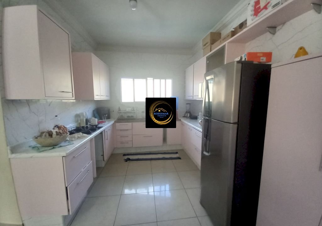 Imagem imóvel Casa em Mongaguá com 8 dormitórios