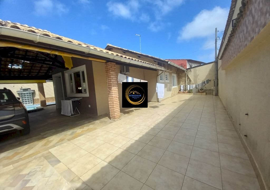 Imagem imóvel Casa em Mongaguá com 8 dormitórios