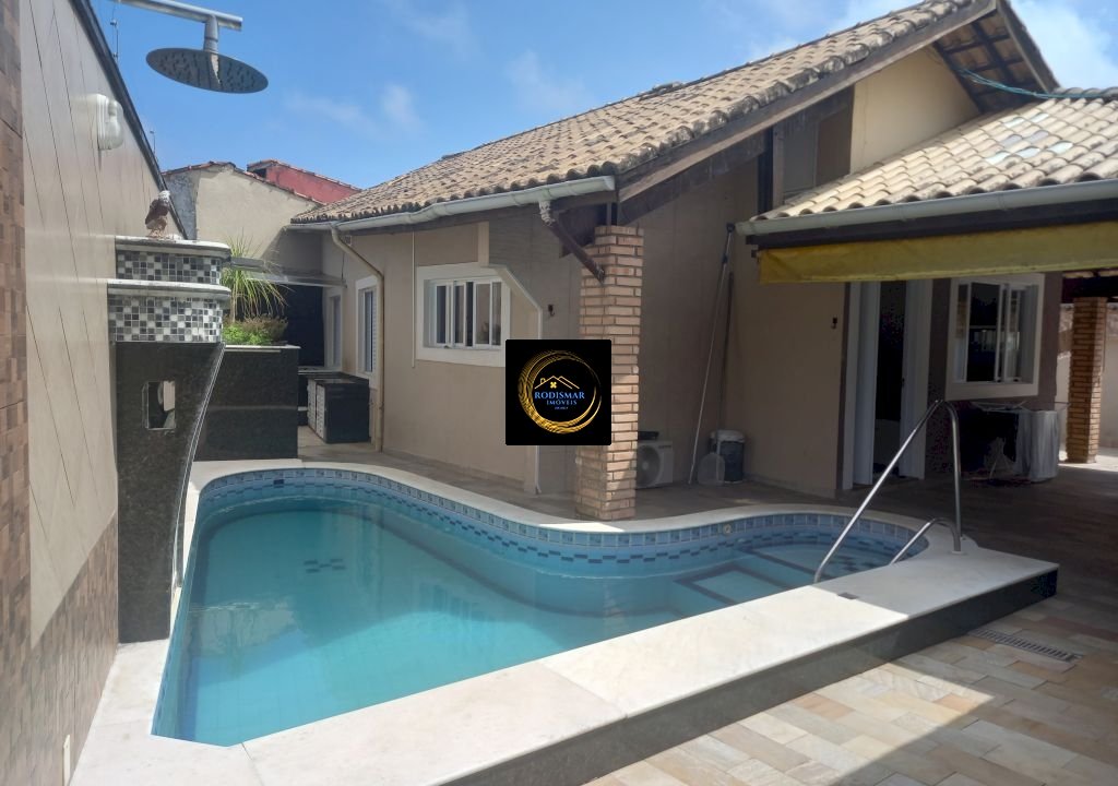 Imagem imóvel Casa em Mongaguá com 8 dormitórios