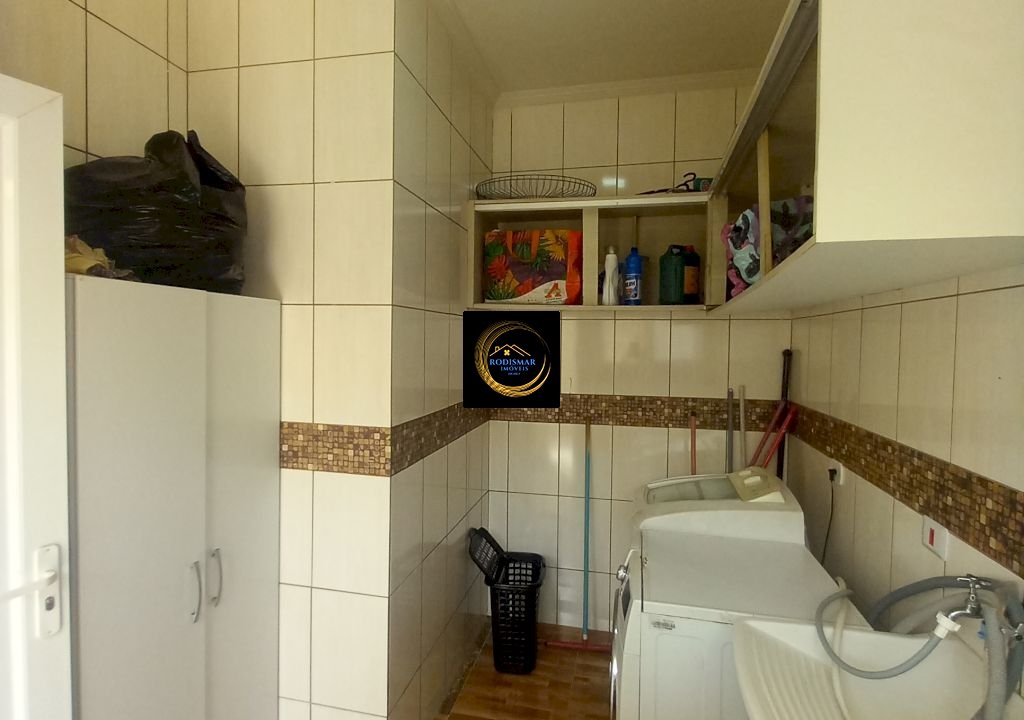 Imagem imóvel Casa em Mongaguá com 8 dormitórios