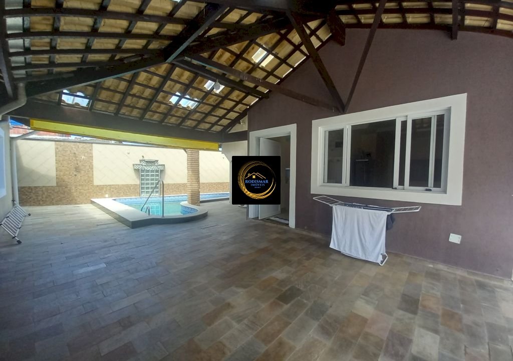 Imagem imóvel Casa em Mongaguá com 8 dormitórios