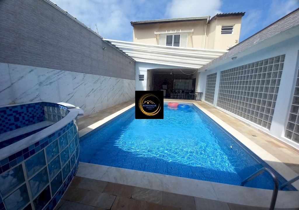 Imagem imóvel Casa em Mongaguá com 8 dormitórios