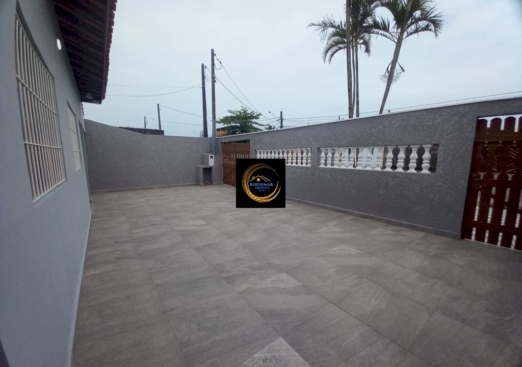 Imagem imóvel Casa em Mongaguá com 4 dormitórios