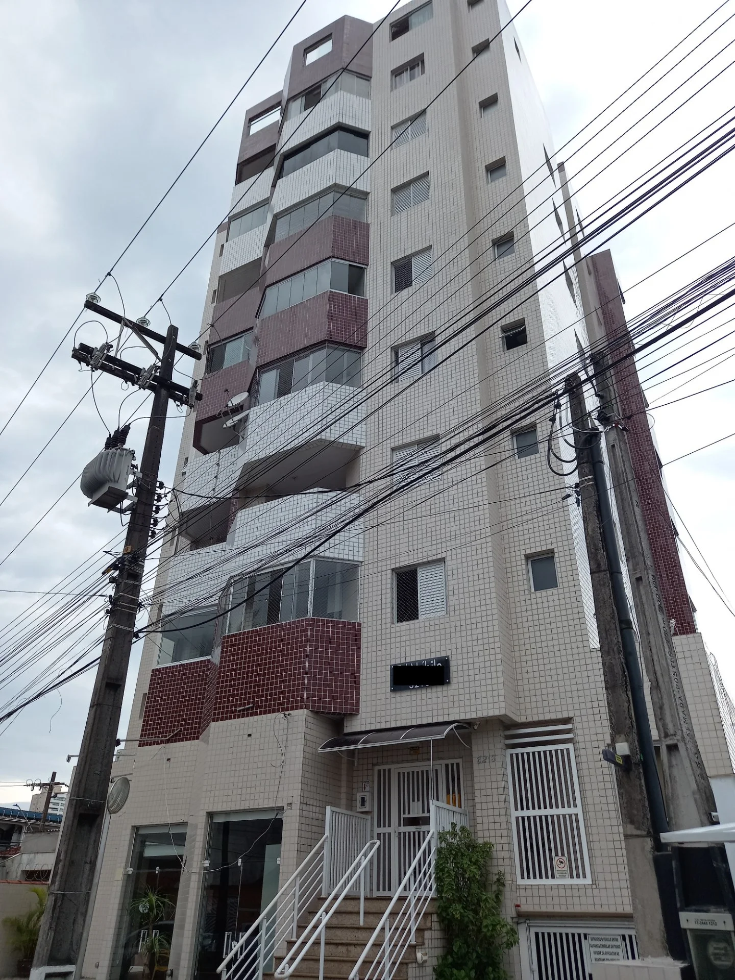 Apartamento com 2 dormitórios semi mobiliado próximo à praia no bairro Vera Cruz