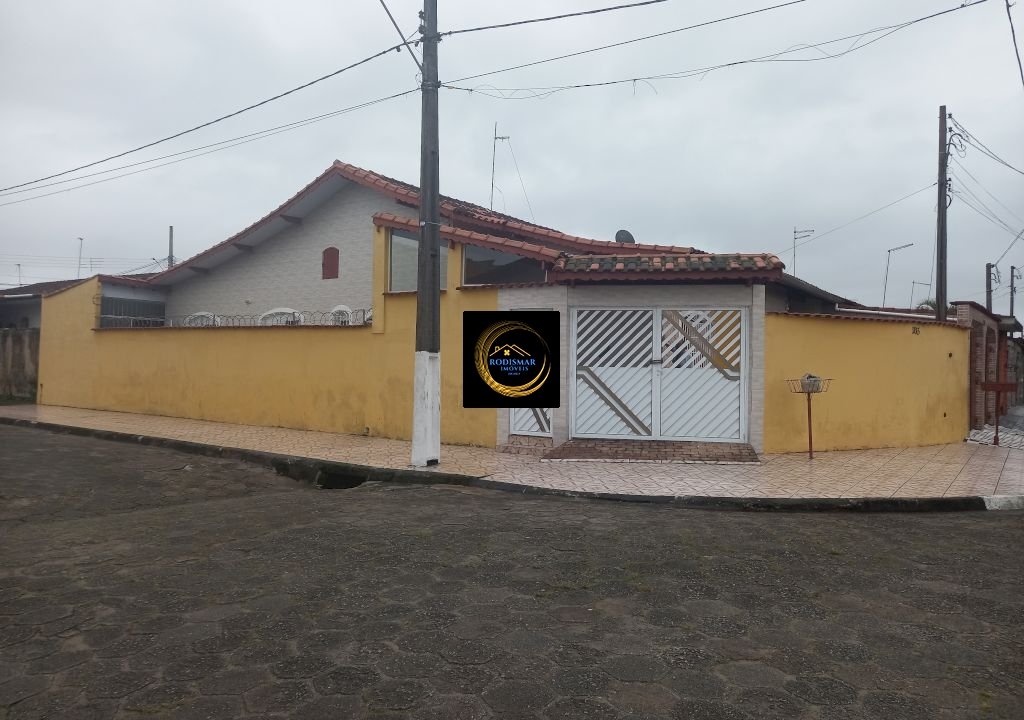 Casa em Mongaguá com 2 dormitórios