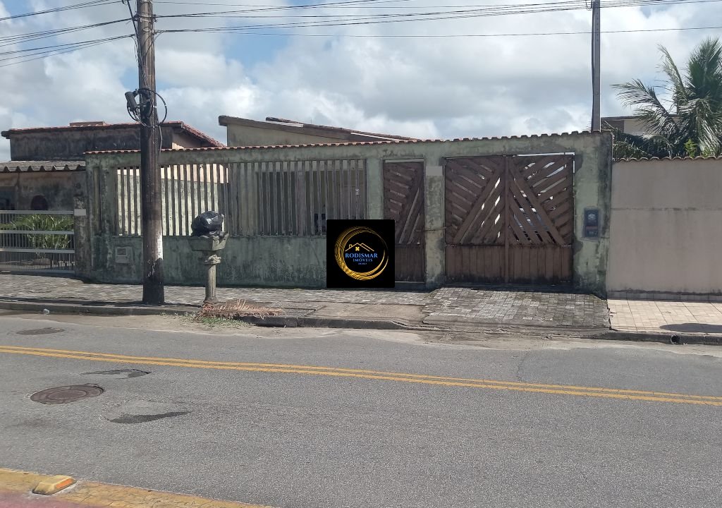 Casa em Mongaguá com 3 dormitórios