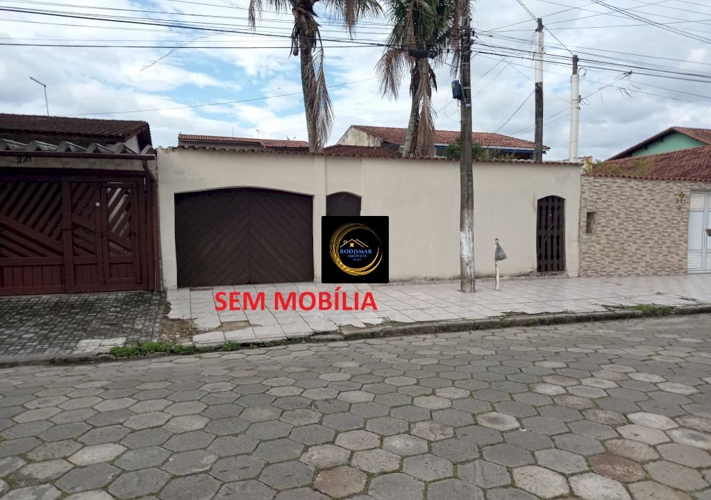 Casa em Mongaguá com 2 dormitórios