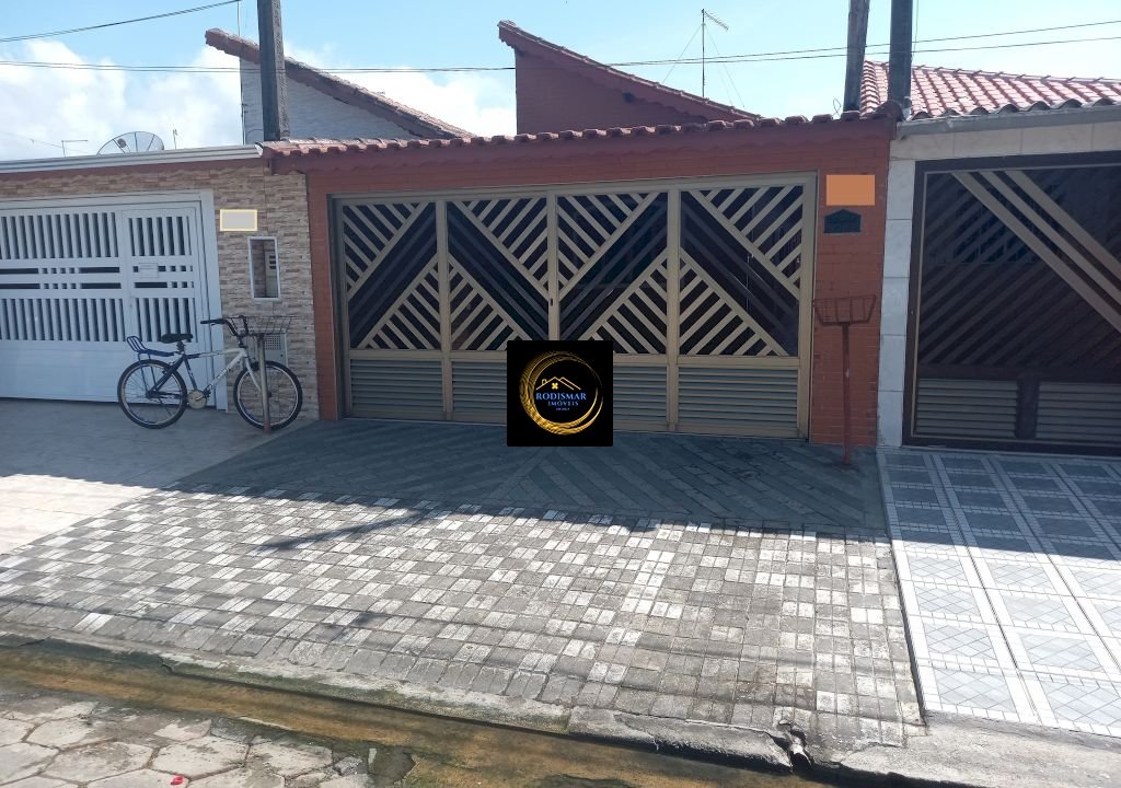 Casa em Mongaguá com 2 dormitórios
