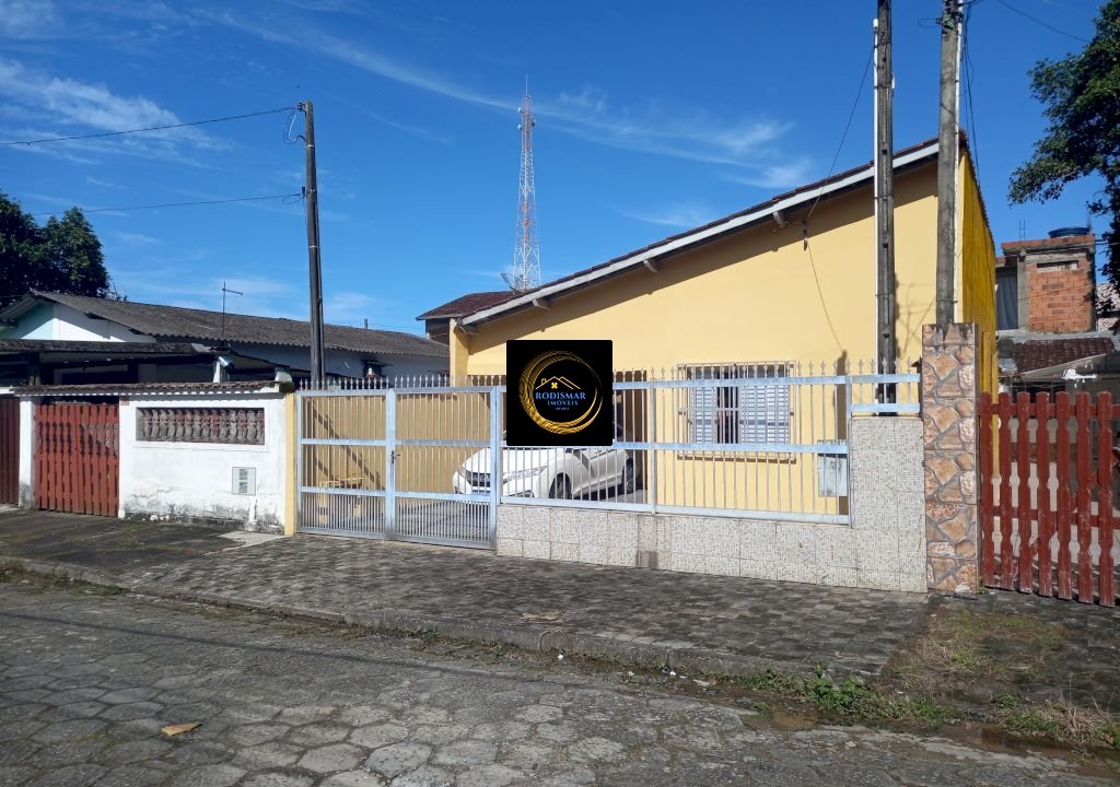 Casa em Mongaguá com 3 dormitórios